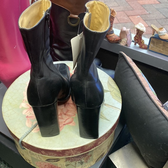 Steve Madden Heeled Boots VTG like new - Picture 2 of 4